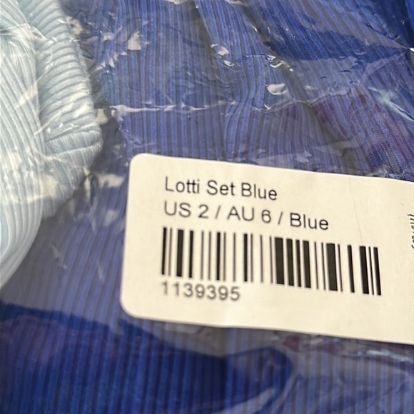 #19/20 Brand new princess, Polly Lotti set in blue - Picture 5 of 7